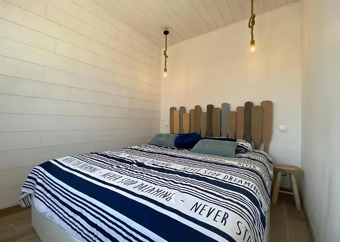 Casa de Férias Maison De Avec Spa/jacuzzi A 250 M De La *