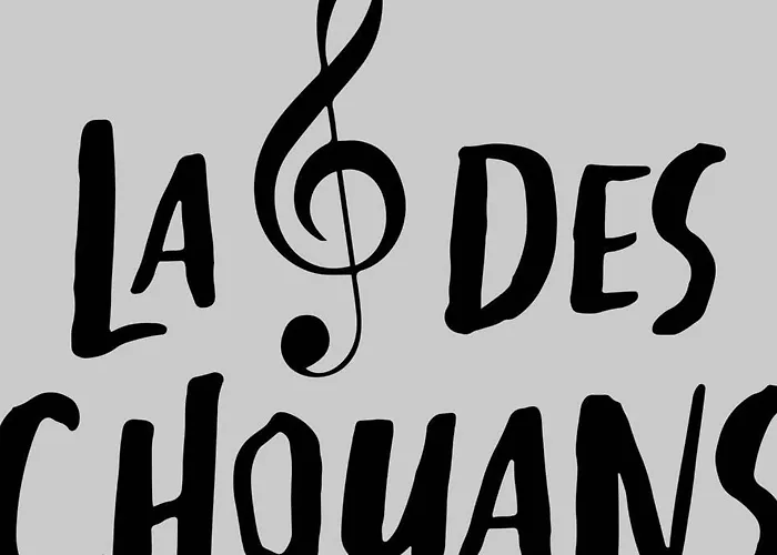 Maison De Avec Spa/jacuzzi A 250 M De La Casa de Férias